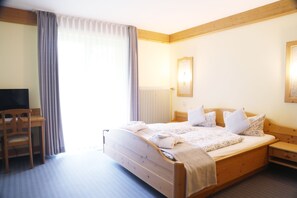 Deluxe Doppelzimmer mit Balkon, 25 qm-Bett