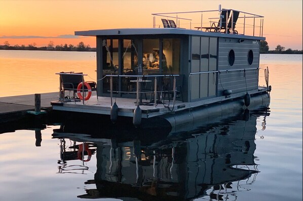 Hausboot LA BELLE MOSELLE mit großer Dachterrasse