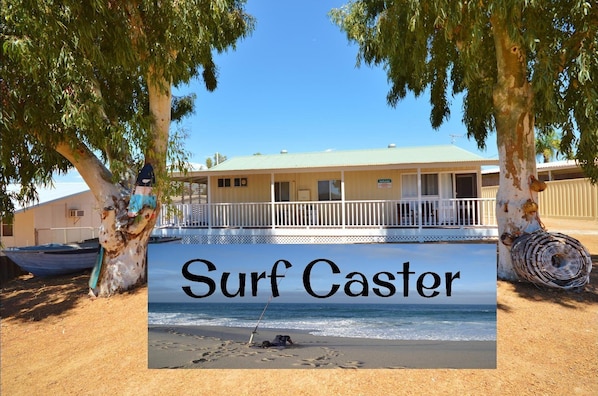 Kalbarri - Surf Caster - Front yard