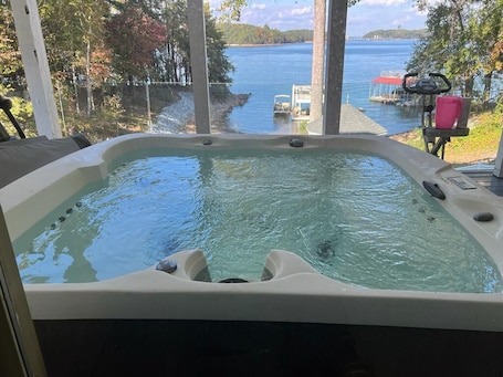 Bain à remous extérieur