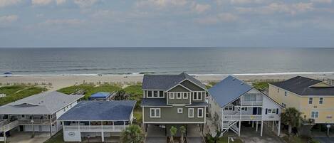 Beautiful updated home right on the ocean! 