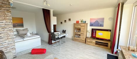 Cuxland-Fewo-Service-Haus Elbe-Wohnung 9-Wohn/Schlfraum