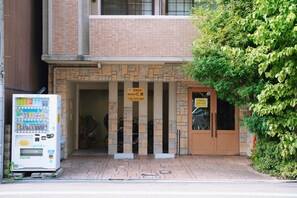 施設の正面