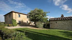 agriturismo-la-papessa-chianti-san-donato-farmhouse-external