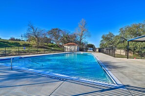 Community Pool | Open Seasonally | Depth (1' - 20')