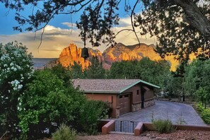 Your private vista cottage, nestled in the perfect spot in the heart of Sedona.