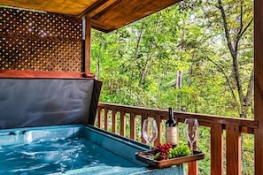 The Blessing Cabin's bubbling hot tub