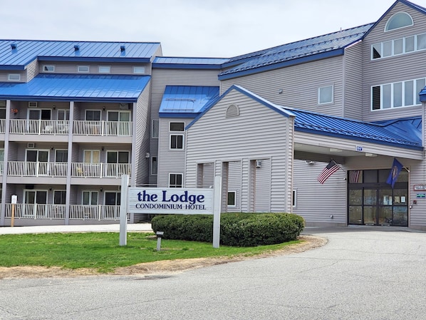 Lodge Entry