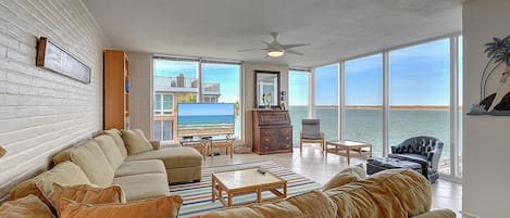 Fantastic view from living room - Watch the waves while watching your favorite shows!