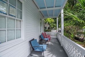 Private front porch facing Caroline St