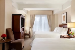 Unit with 2 Queen size beds! Exact unit will be assigned upon arrival. Views, colors and decor may vary.