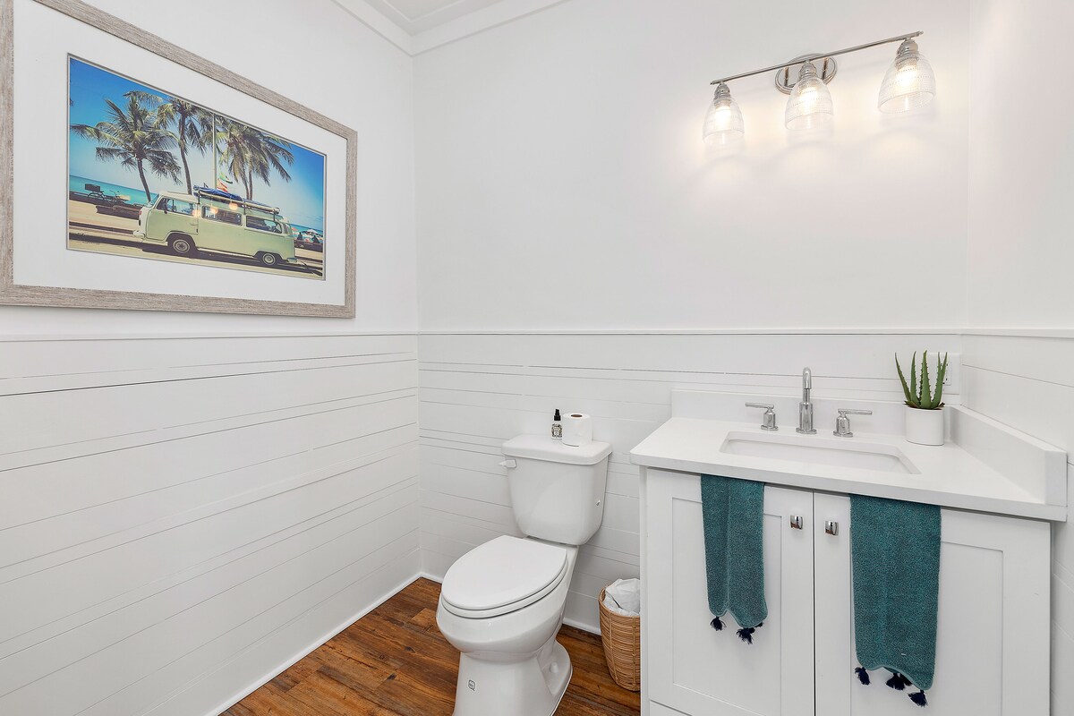 Newly renovated beach cottage with private pool and short walk to beach.