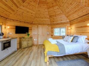 Open plan living space | Honey Bee Retreat - Little Abbey Farm Retreats, Pentney