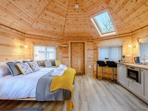 Open plan living space | Honey Bee Retreat - Little Abbey Farm Retreats, Pentney