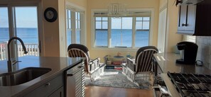 Sitting area off kitchen 