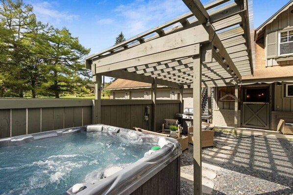 Private hot tub