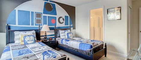 Star Wars Room - Two Twin Beds