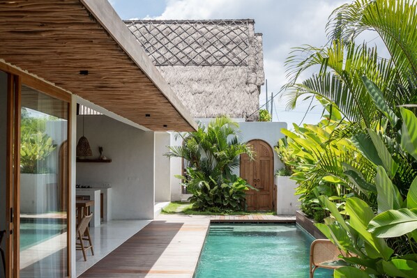 Private pool