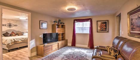 Elizabeth Vacation Rental | 1BR | 1BA | 675 Sq Ft | Stairs Required to Access