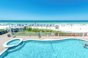Great Pool and Beach Views from the balcony!