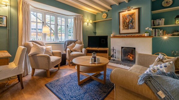 Living Room, 2 Manor Lodge Cottages, Bolthole Retreats