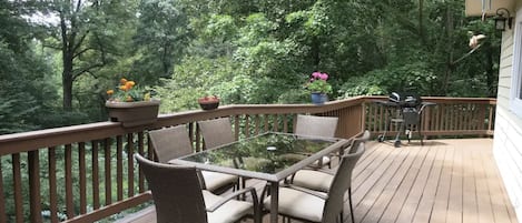 Great deck with winter views.