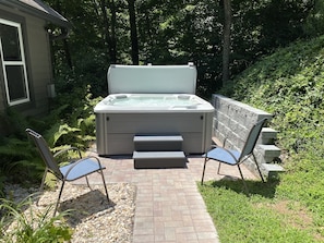 New 7-person Hot Tub added July 2022!