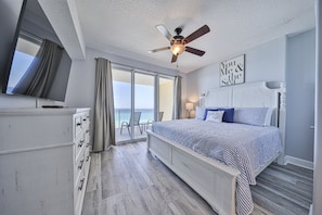 Gulf front master bedroom.