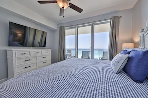 Gulf front master bedroom.