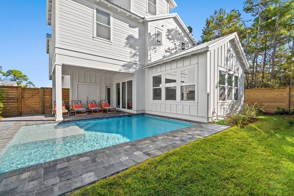Sea Turtle Oasis - Backyard Pool Area