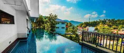 Seaview apartment Karon beach, rooftop pool SS410 (8734)