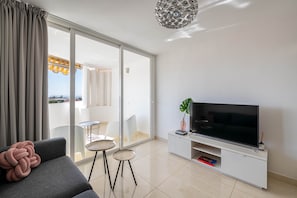 Living room (2)
