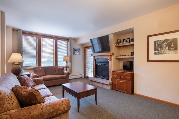 Living Room, Room, Indoors, Couch, Furniture