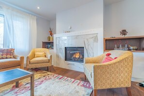 Cozy Fireplace 