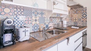 A well-equipped kitchen ready to meet your needs! #kitchen #algarve #portugal #airbnb