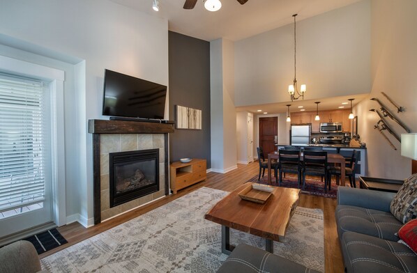 Flooring, Hardwood, Floor, Indoors, Living Room