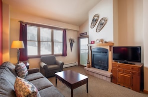 Living Room, Room, Indoors, Furniture, Couch