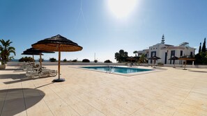 Sunny pool in the Algarve by LovelyStay

#lovelystay #sunny #pool #outdoors