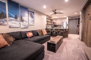 Couch, Furniture, Indoors, Building, Living Room