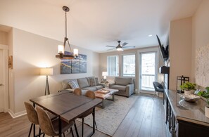 Home Decor, Furniture, Table, Indoors, Living Room