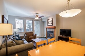 Living Room, Room, Indoors, Furniture, Couch