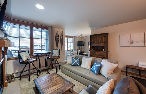 Flooring, Living Room, Indoors, Room, Couch