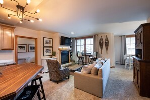 Flooring, Hardwood, Living Room, Room, Indoors