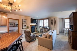 Flooring, Hardwood, Living Room, Room, Indoors