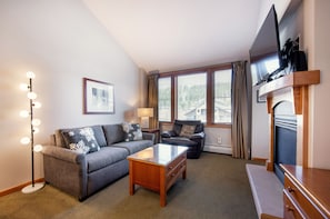 Furniture, Indoors, Living Room, Couch, Table
