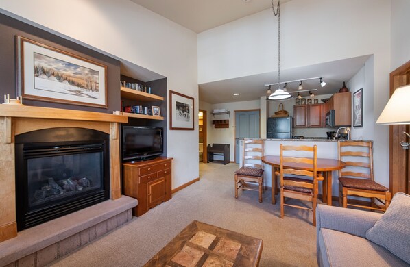 Flooring, Hardwood, Floor, Indoors, Living Room