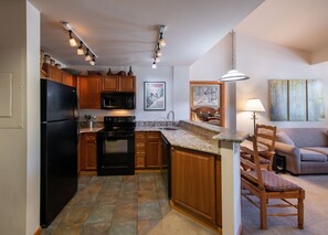 Flooring, Indoors, Room, Floor, Hardwood