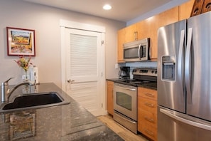 Microwave, Oven, Room, Indoors, Refrigerator