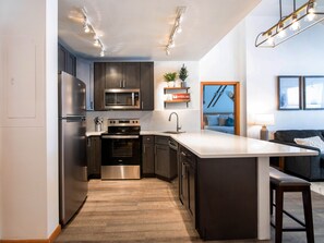 Room, Indoors, Flooring, Oven, Kitchen Island