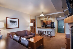 Flooring, Hardwood, Floor, Living Room, Room